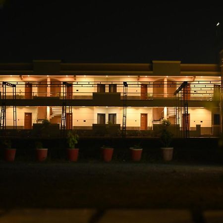 Krishnam Resort Jabalpur Esterno foto