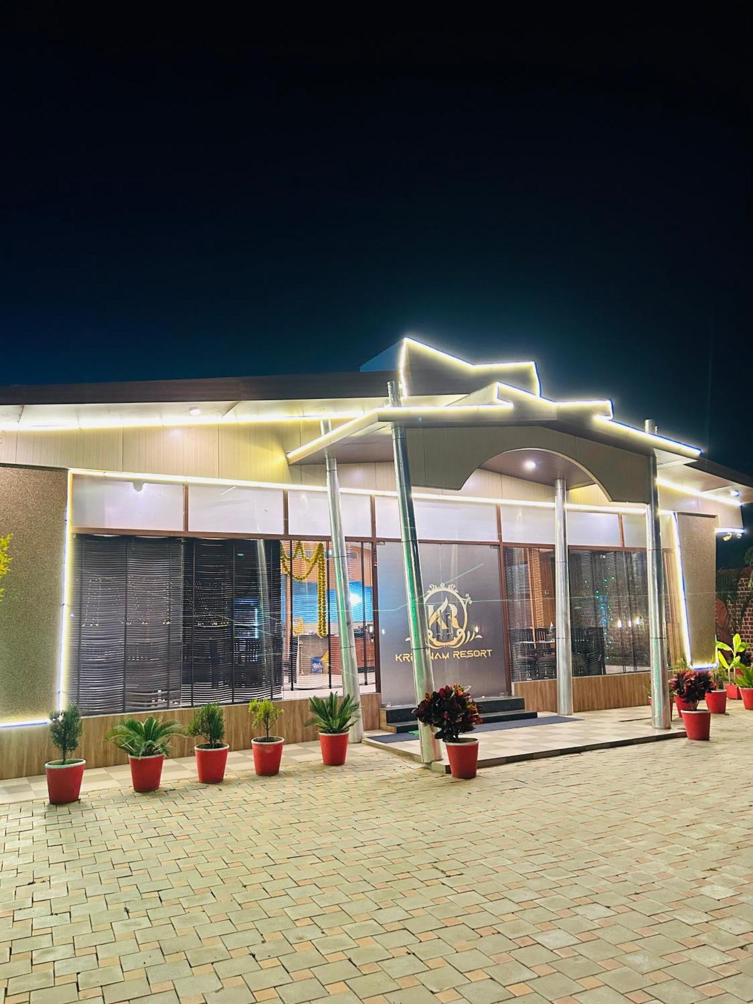 Krishnam Resort Jabalpur Esterno foto